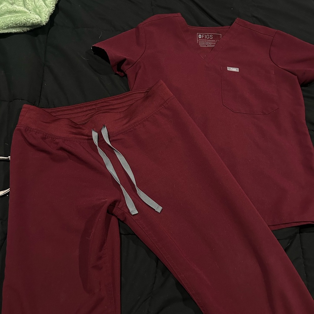 Figs XS Burgundy Scrub Set Woman’s